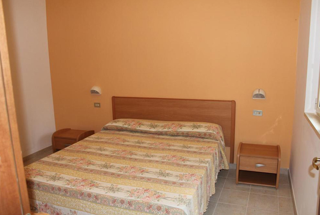 Trilo 4 posti - Residence San Luca Vieste - Camera matrimoniale